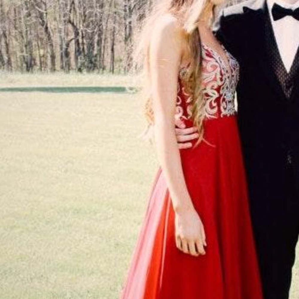 Formal/Prom Dress - Picture 2 of 3